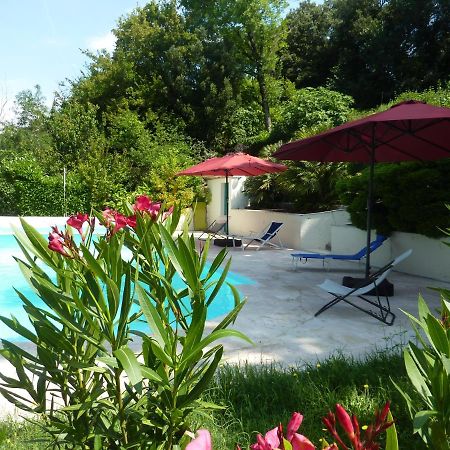 Bed and Breakfast Beaux Chenes Nérac Esterno foto