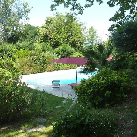 Bed and Breakfast Beaux Chenes Nérac Esterno foto