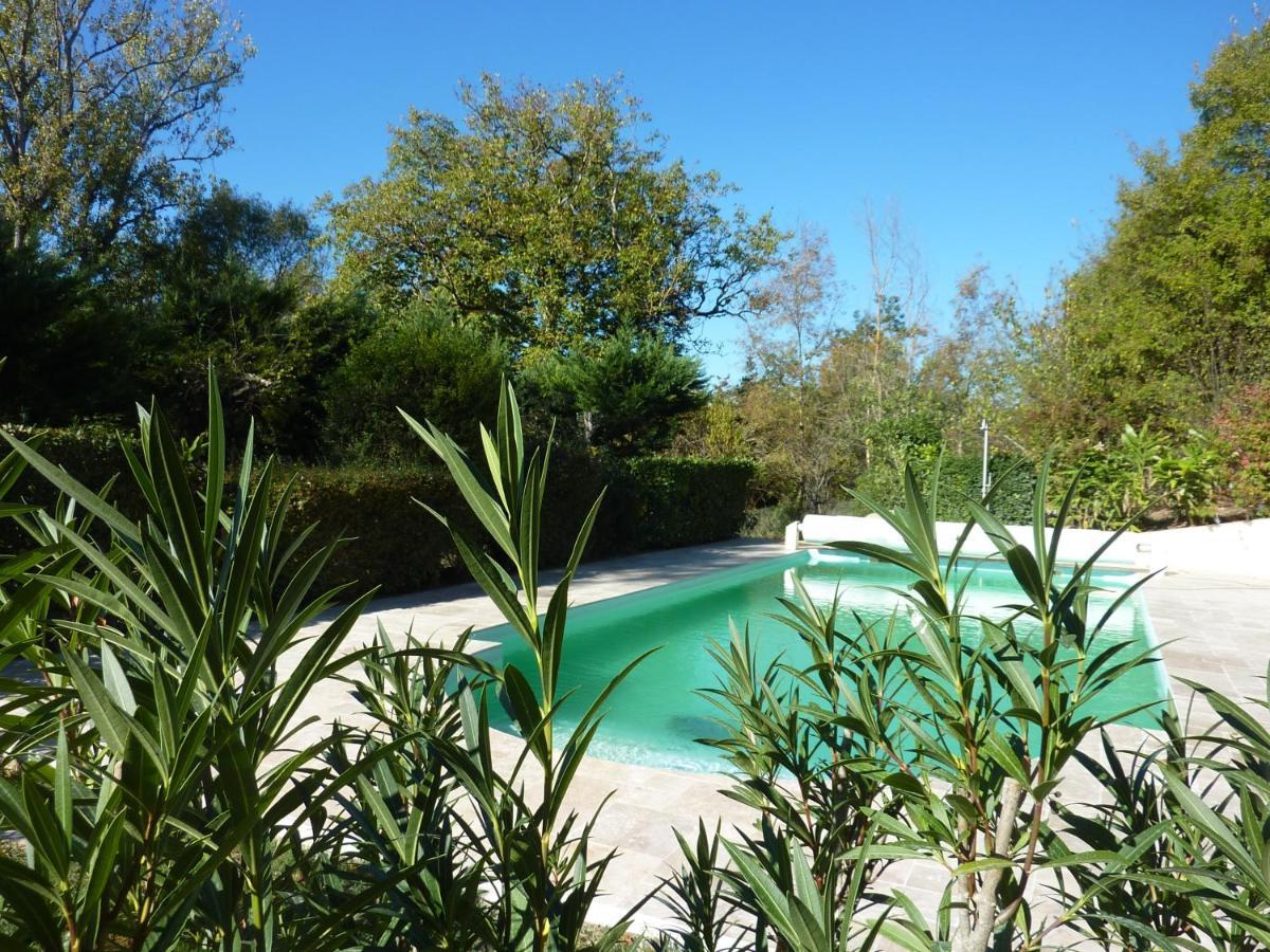 Bed and Breakfast Beaux Chenes Nérac Esterno foto