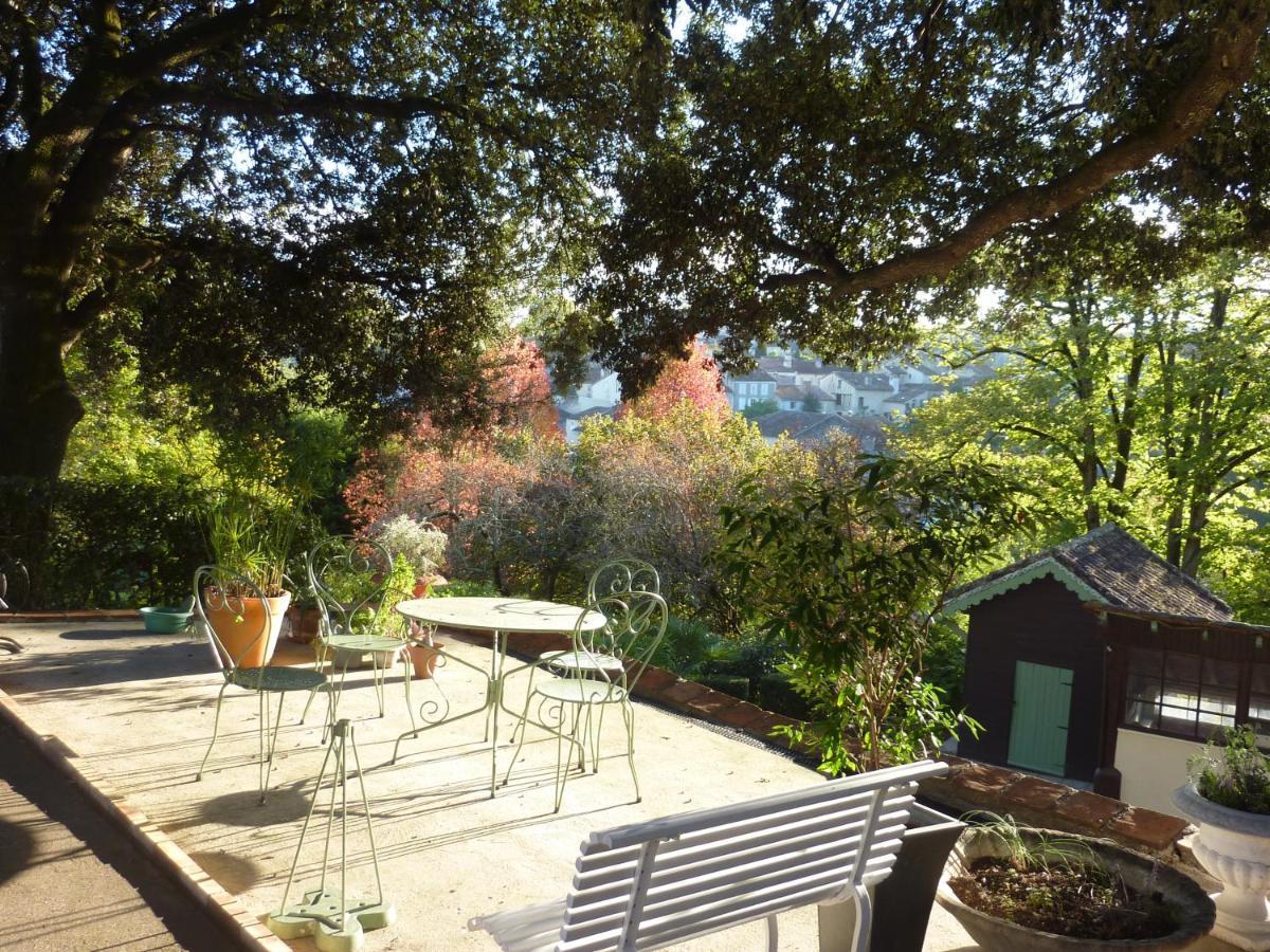Bed and Breakfast Beaux Chenes Nérac Esterno foto