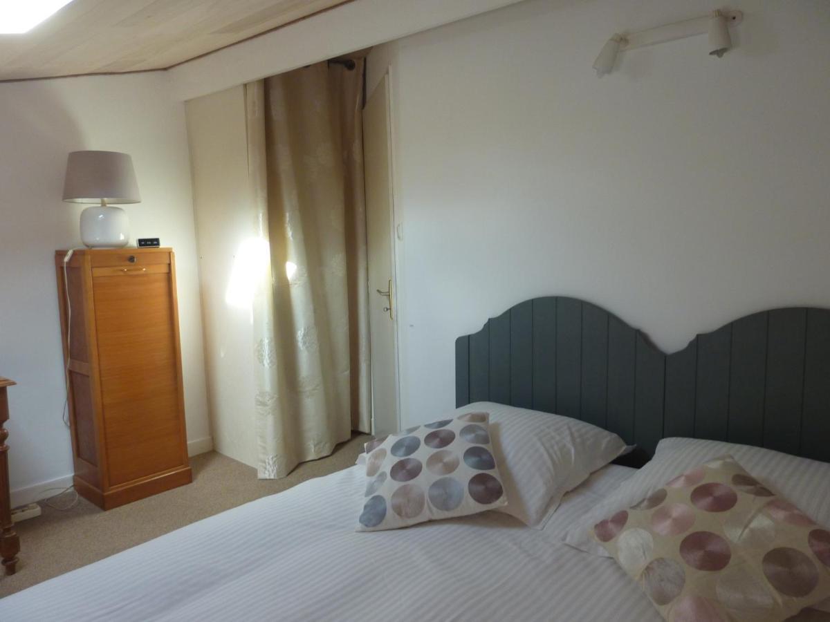 Bed and Breakfast Beaux Chenes Nérac Esterno foto