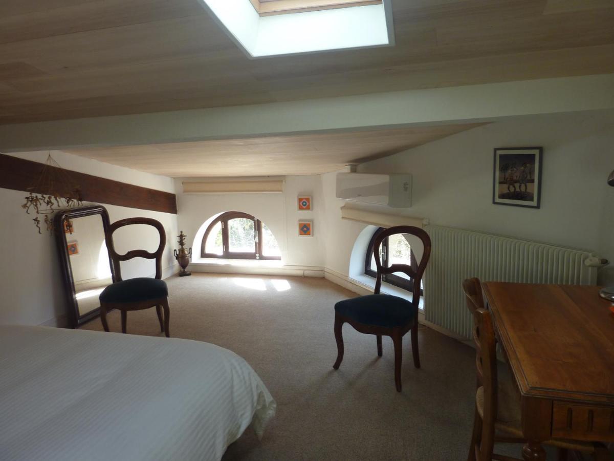 Bed and Breakfast Beaux Chenes Nérac Esterno foto