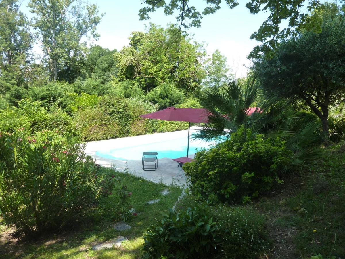 Bed and Breakfast Beaux Chenes Nérac Esterno foto