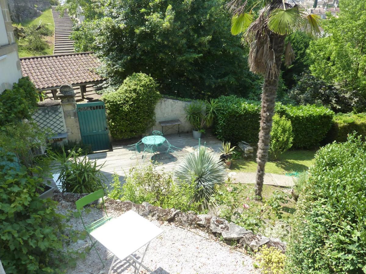 Bed and Breakfast Beaux Chenes Nérac Esterno foto