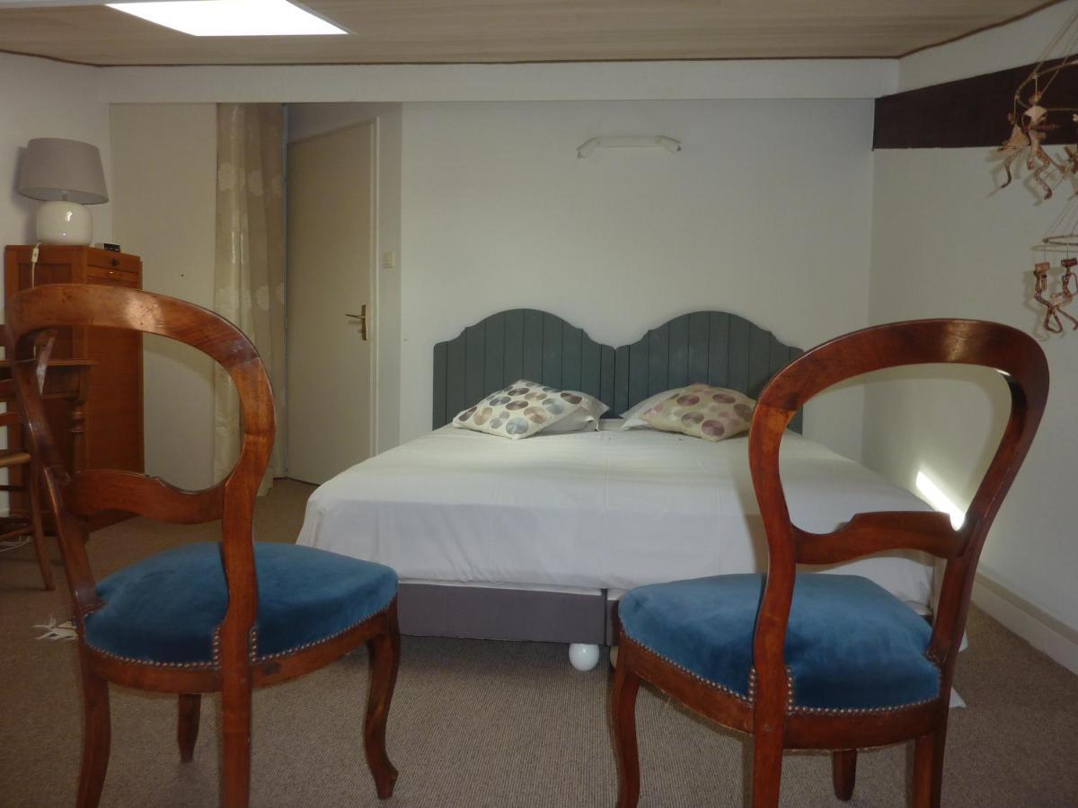 Bed and Breakfast Beaux Chenes Nérac Esterno foto