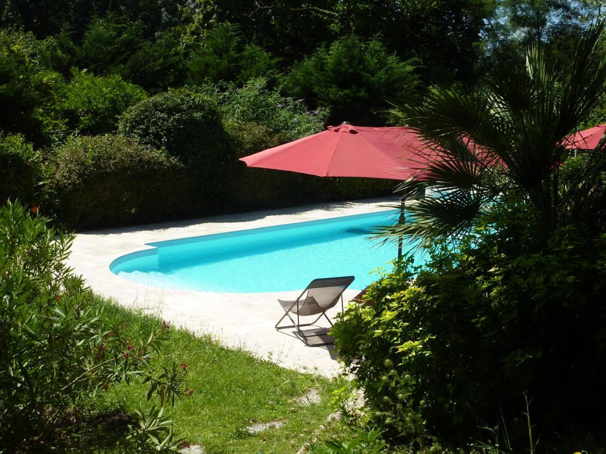 Bed and Breakfast Beaux Chenes Nérac Esterno foto